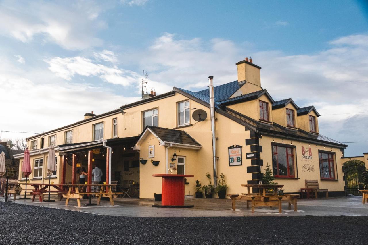 The Village Inn Bohola Εξωτερικό φωτογραφία