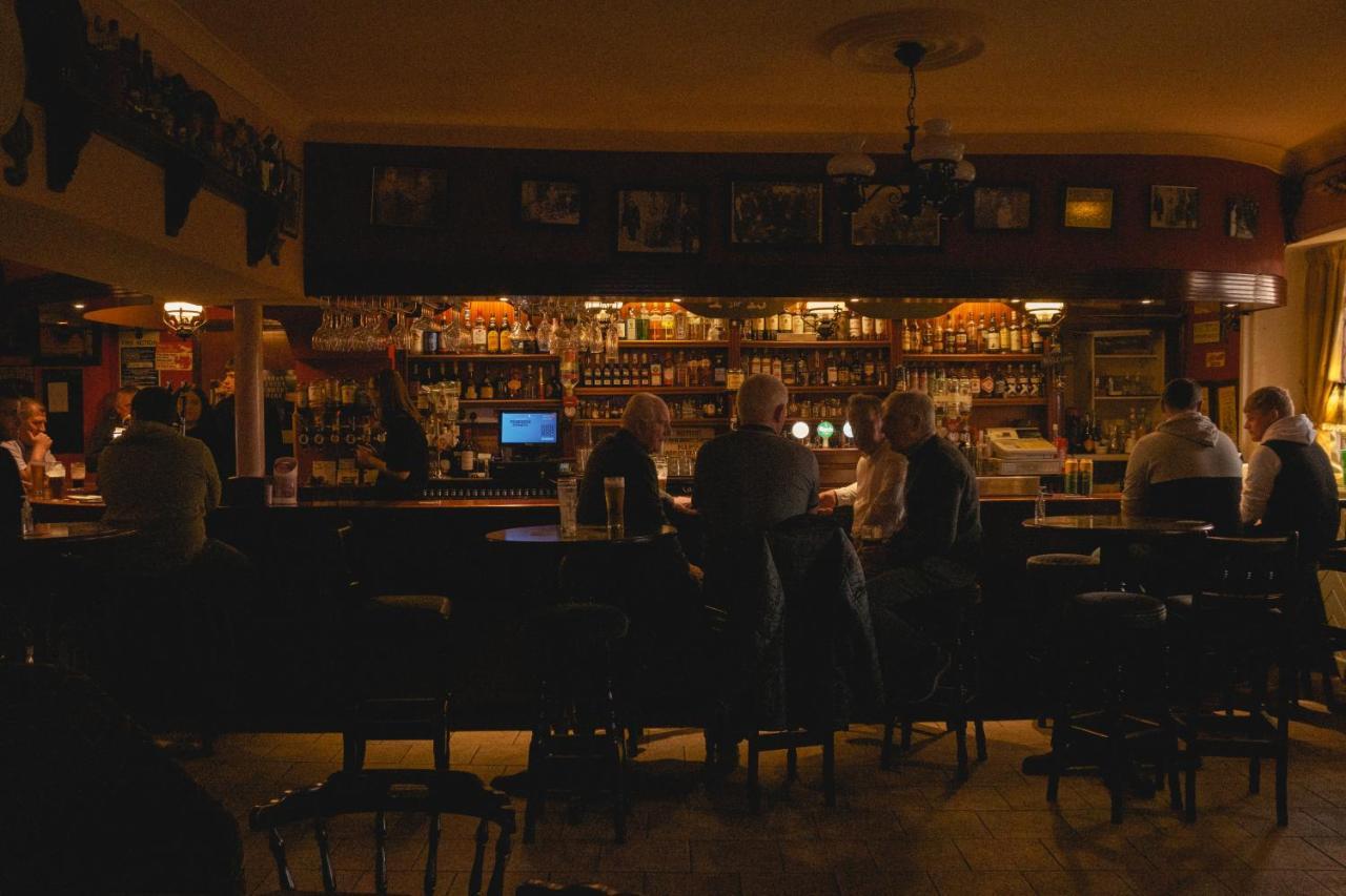 The Village Inn Bohola Εξωτερικό φωτογραφία